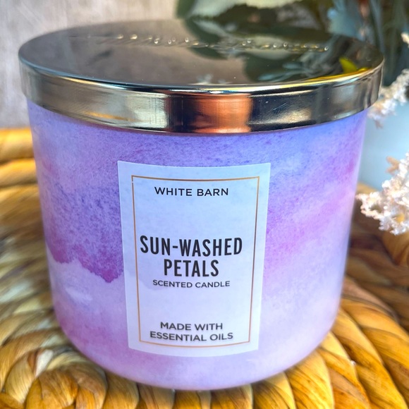 Rare HTF Bath & Body Works Sun-Washed SunWashed Petals 3 Wick Candle